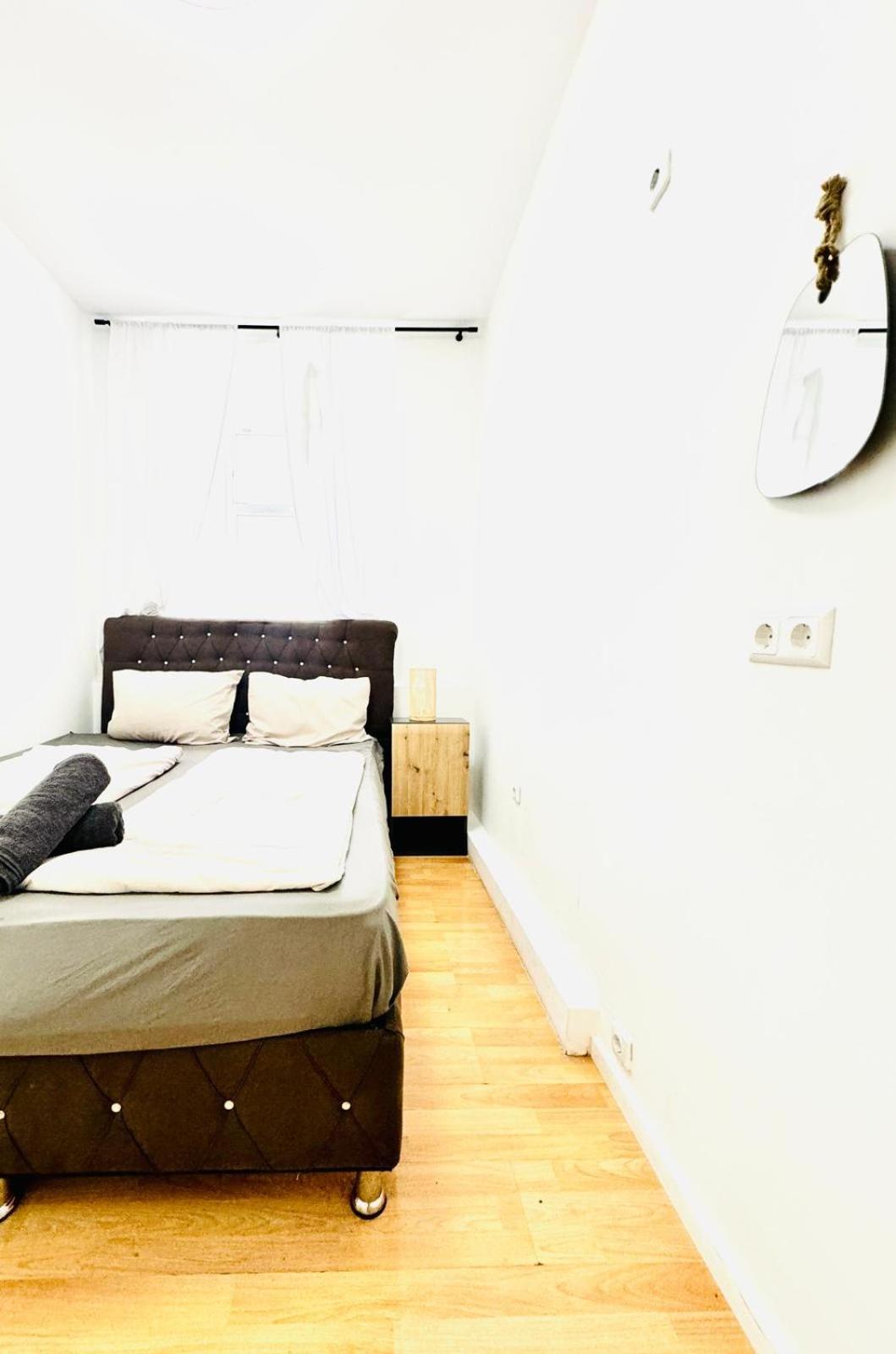Comfy Rooms In A Shared Apt, 8Min To Rathausplatz Wien Exteriör bild